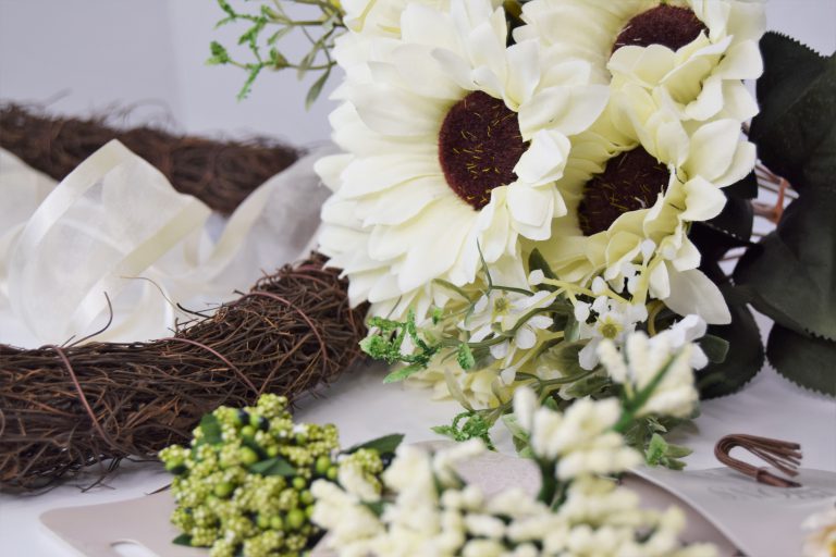 How to Make an Artificial Easter Wreath?