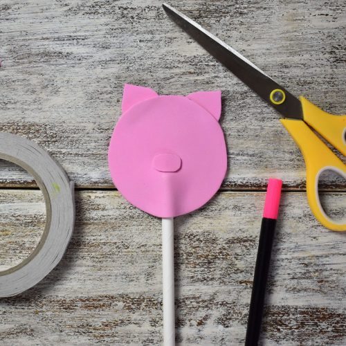 add snout to the foam pig